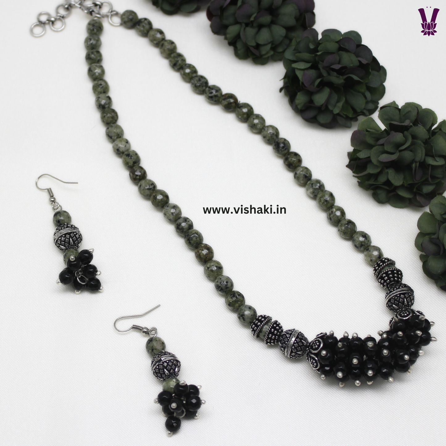 Mrudhvi Green Short Necklace Set