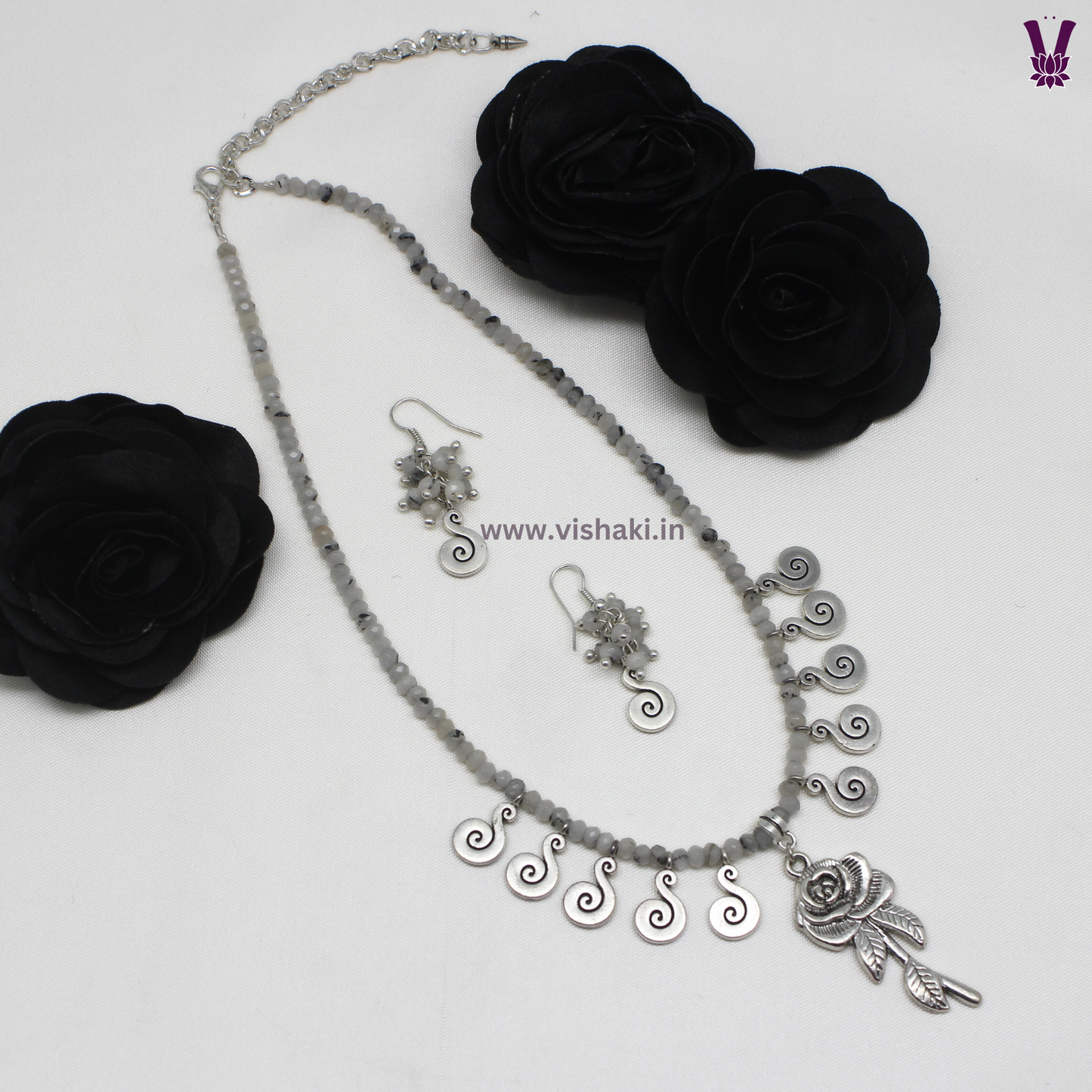 Mrudhvi Grey Agate Choker Necklace Set