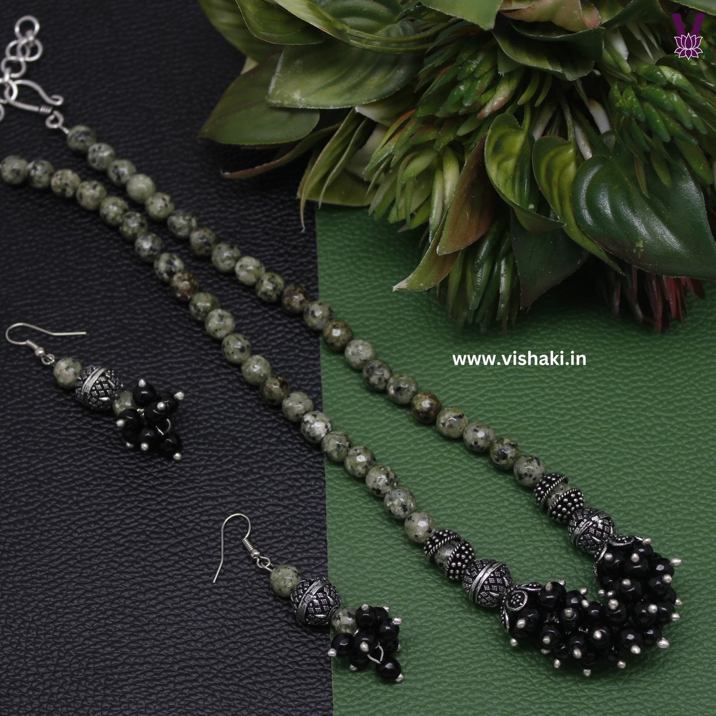 Mrudhvi Green Short Necklace Set
