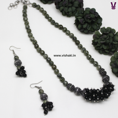 Mrudhvi Green Short Necklace Set