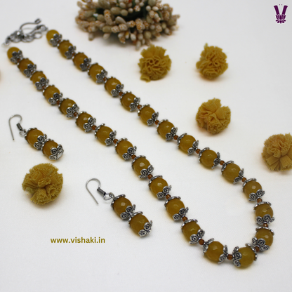Mrudhvi Yellow Agate Short Necklace Set