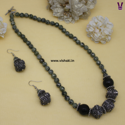 Mrudhvi Green Agate Short Necklace Set