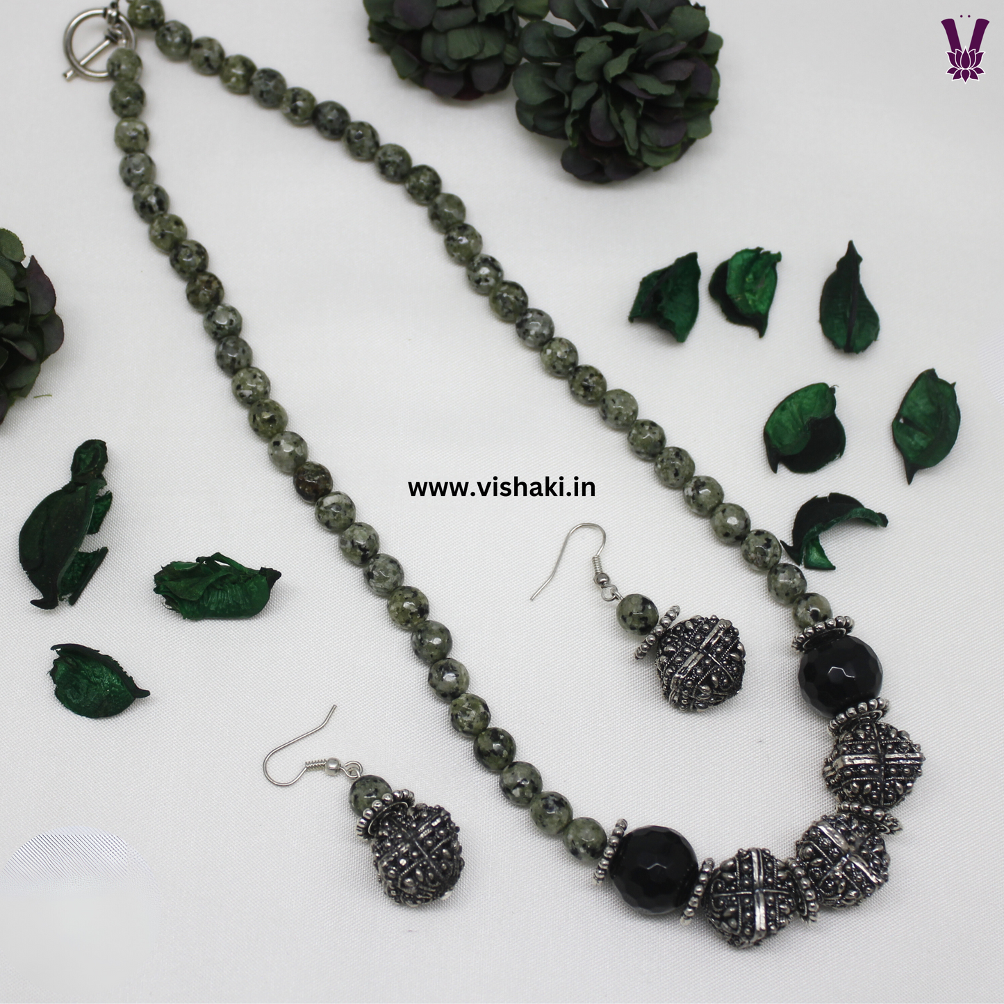 Mrudhvi Green Agate Short Necklace Set