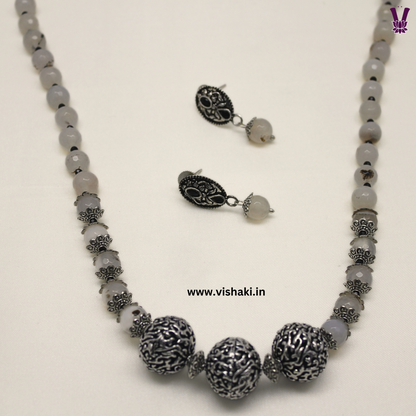 Mrudhvi White Agate Short Necklace Set