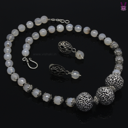 Mrudhvi White Agate Short Necklace Set