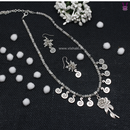 Mrudhvi Grey Agate Choker Necklace Set