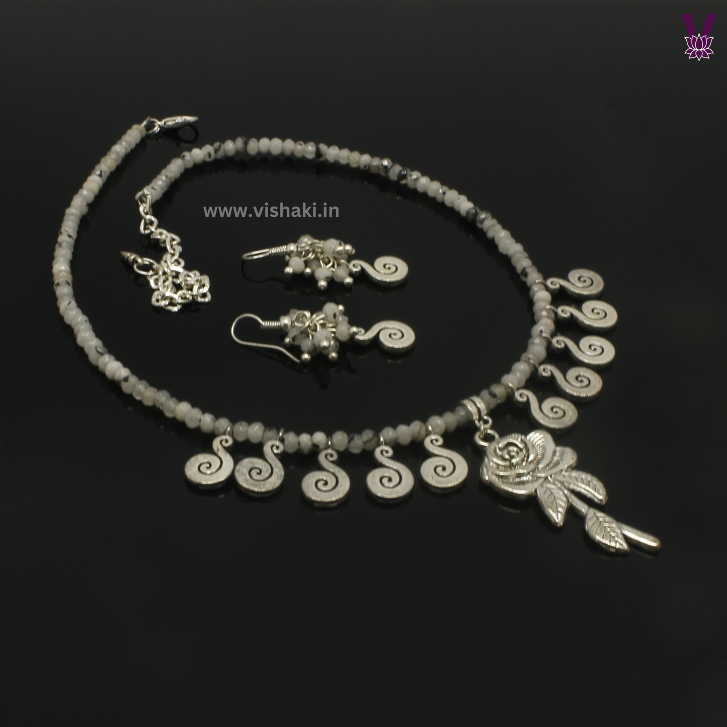Mrudhvi Grey Agate Choker Necklace Set