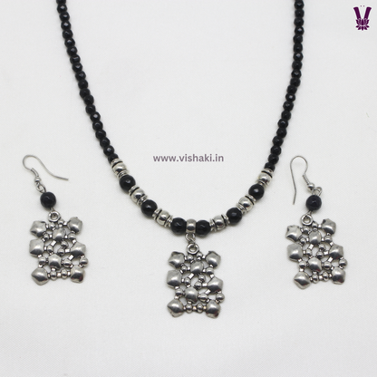 Mrudhvi Black Agate Choker Necklace Set