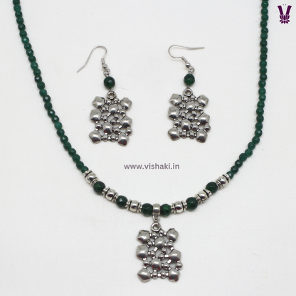 Mrudhvi Green Agate Choker Necklace Set