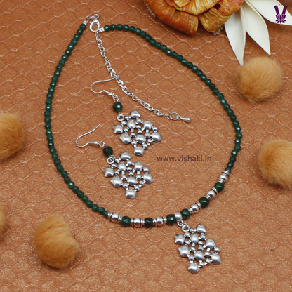 Mrudhvi Green Agate Choker Necklace Set