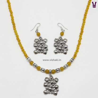Mrudhvi Yellow Agate Choker Necklace Set