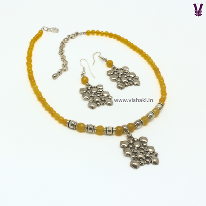 Mrudhvi Yellow Agate Choker Necklace Set