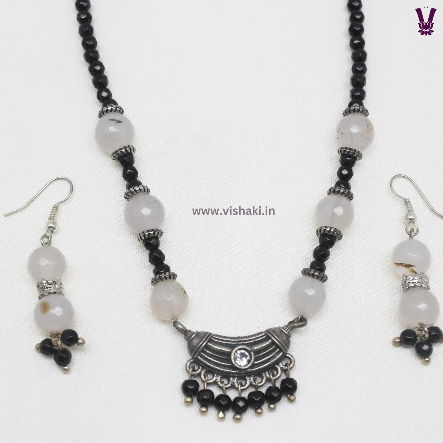 Mrudhvi Black and White Agate Choker Necklace Set