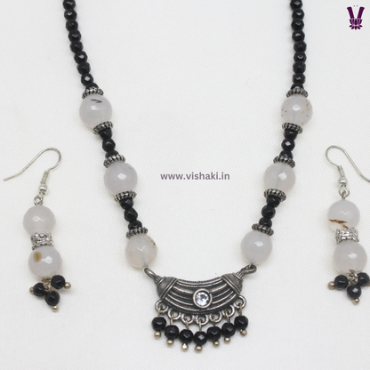 Mrudhvi Black and White Agate Choker Necklace Set