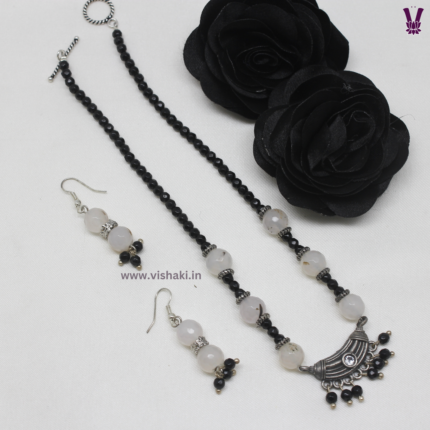 Mrudhvi Black and White Agate Choker Necklace Set