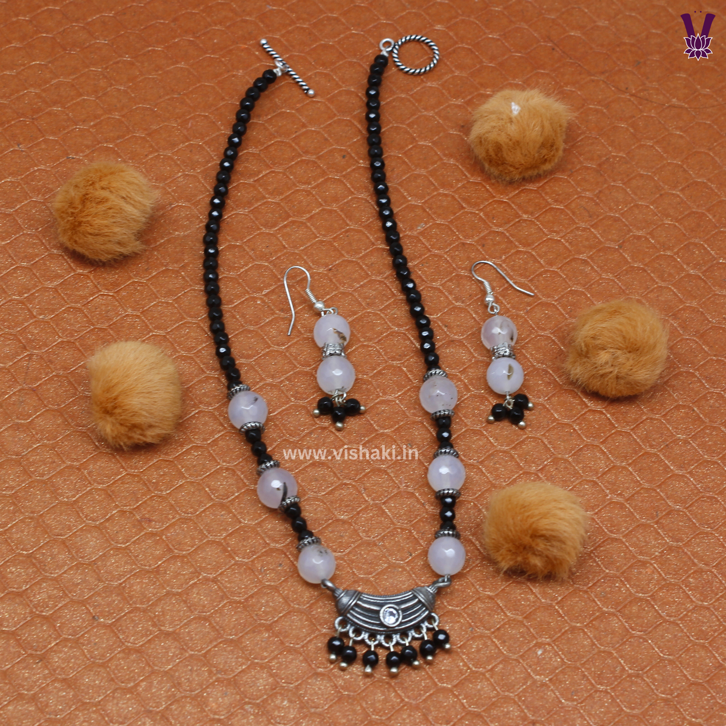 Mrudhvi Black and White Agate Choker Necklace Set