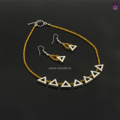 Mrudhvi Yellow Agate Choker Necklace Set