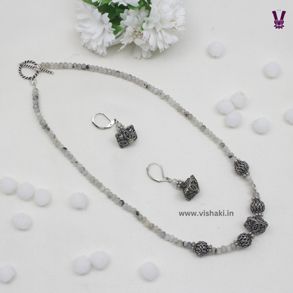 Mrudhvi White Agate Choker Necklace Set